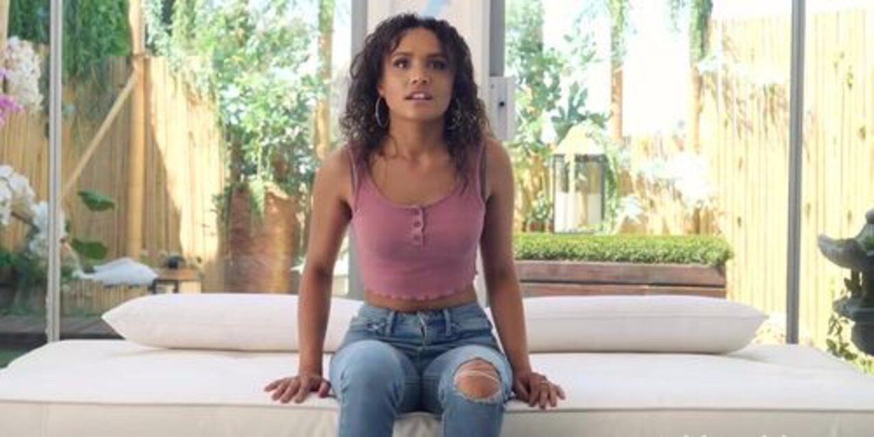 ebony lightskin curly hair