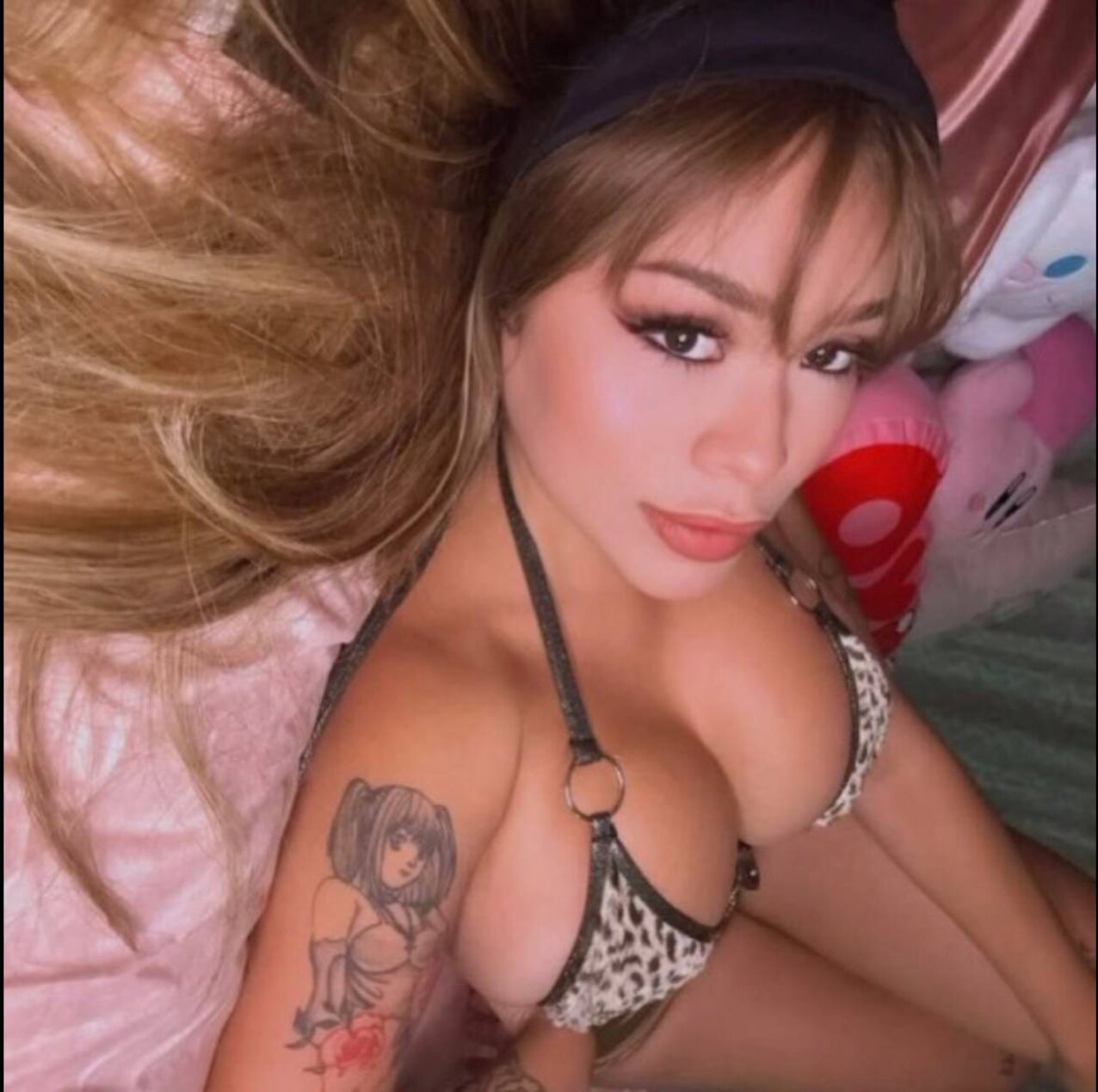 cam girl big tits tattoo