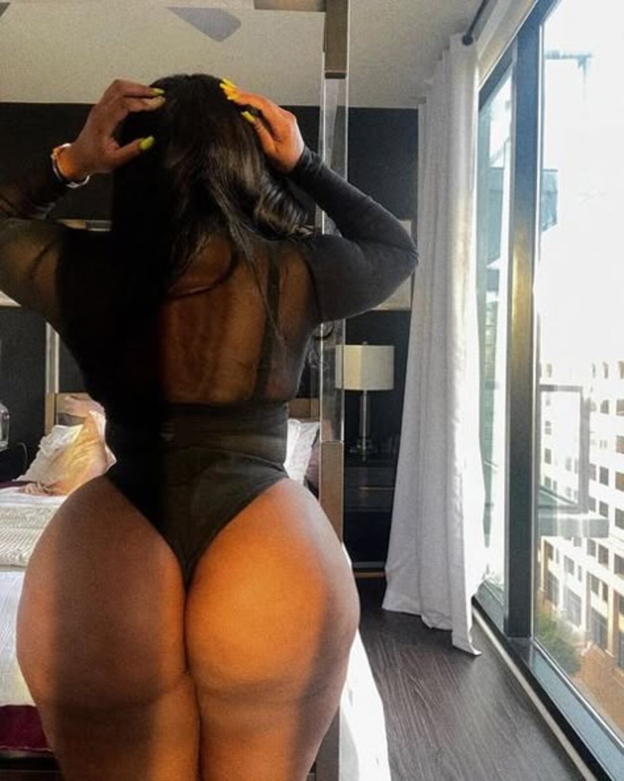 booty bigass hugeass