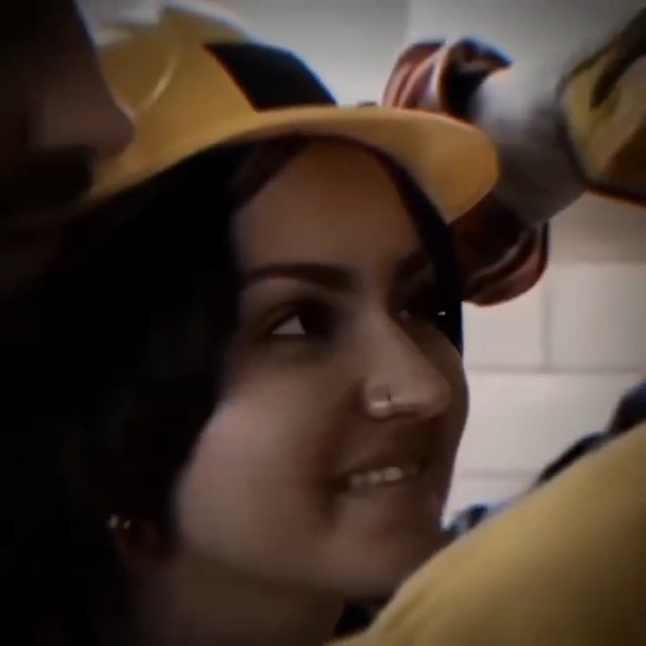 workers beauty flirt