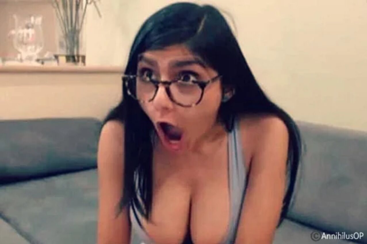 mia khalifa glasses gawking