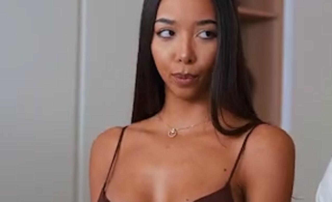 camgirl latin legs