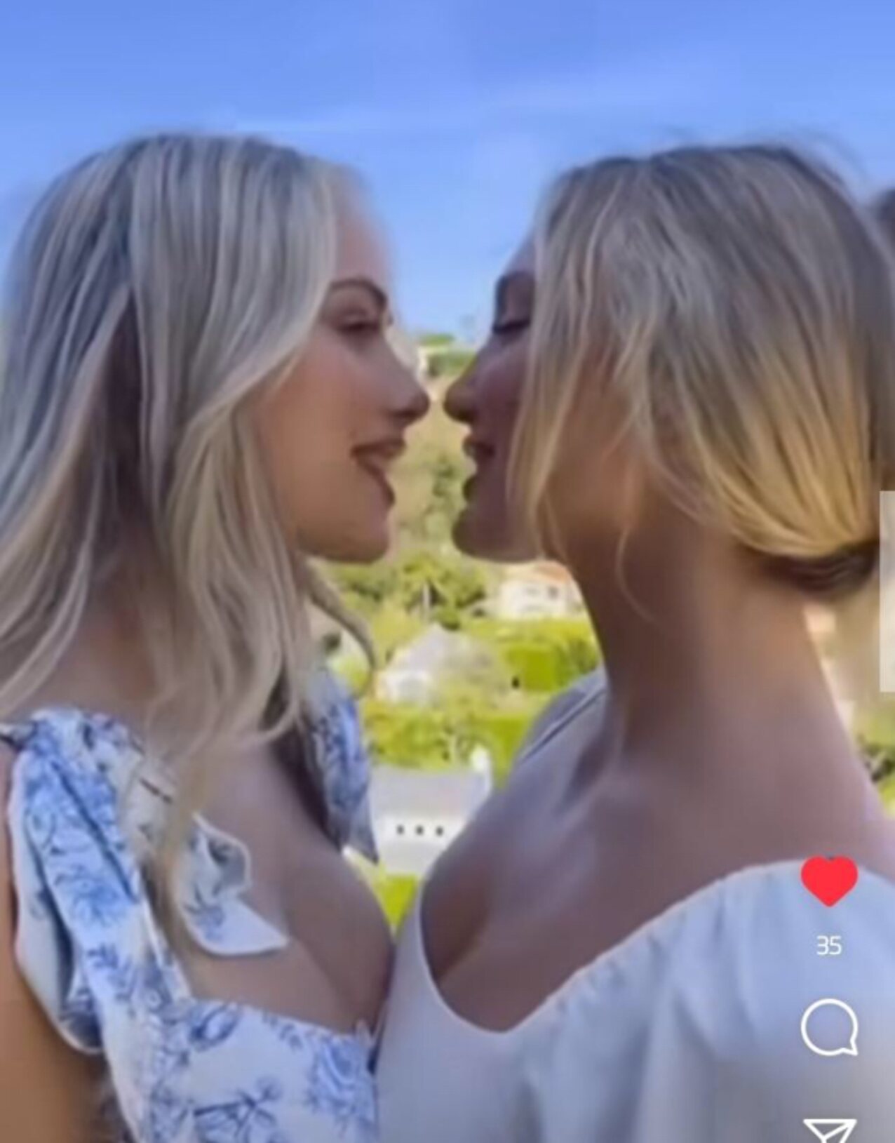 onlyfans blondes outside