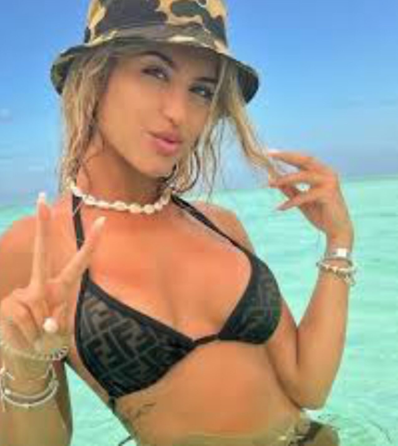 onlyfans outside blonde