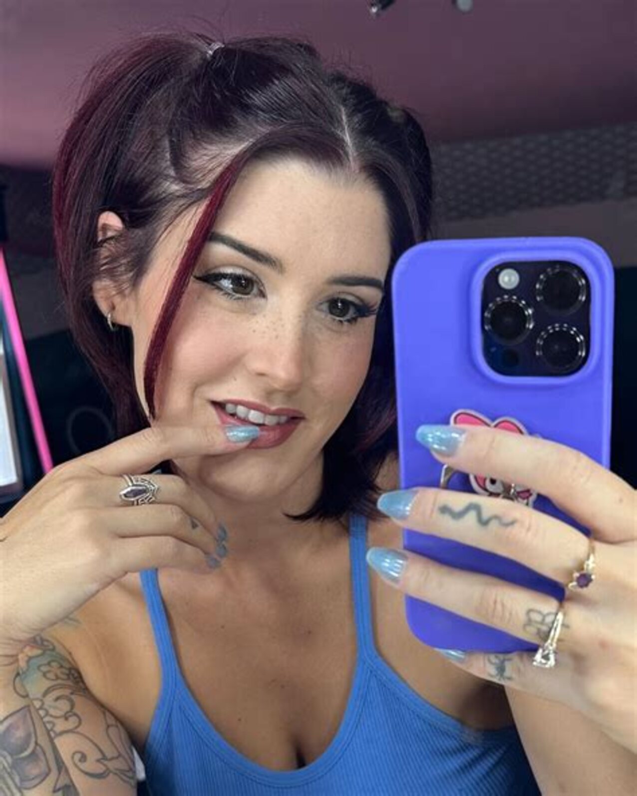 amateur big tits brunette