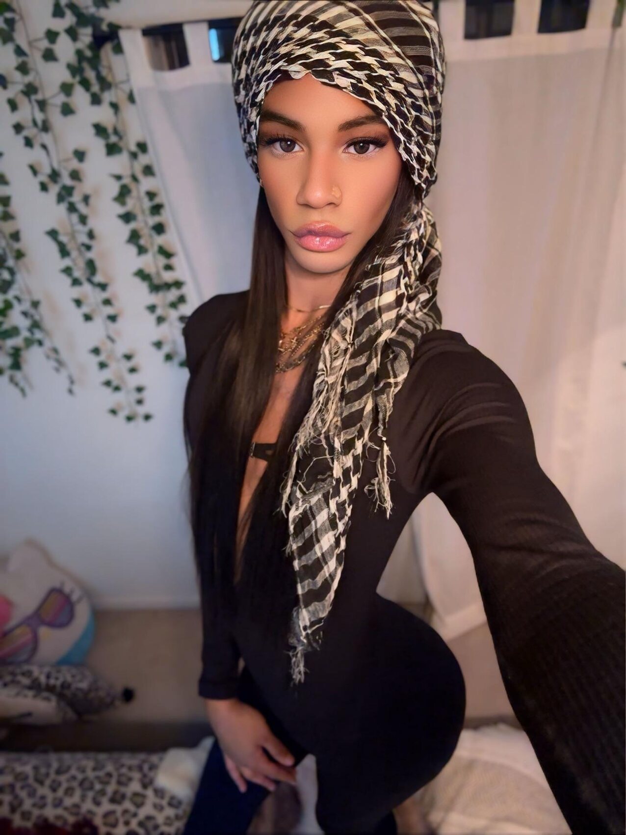brunette shemale ass