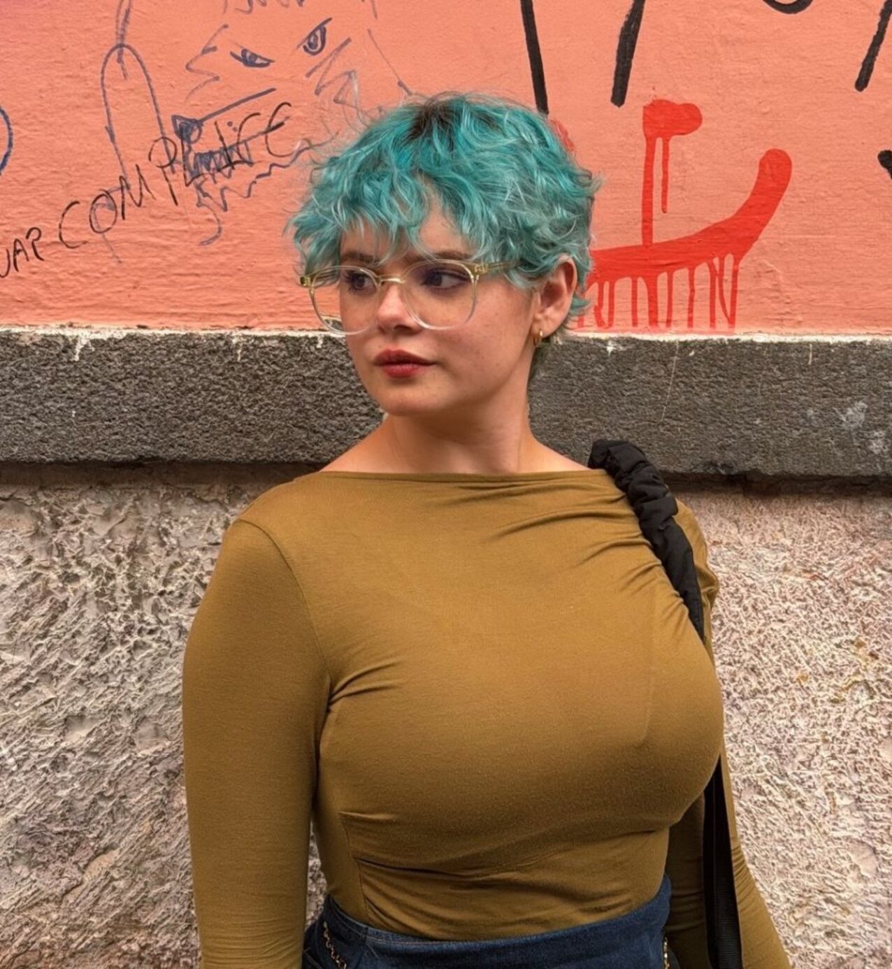 short hair alt girl big boobs