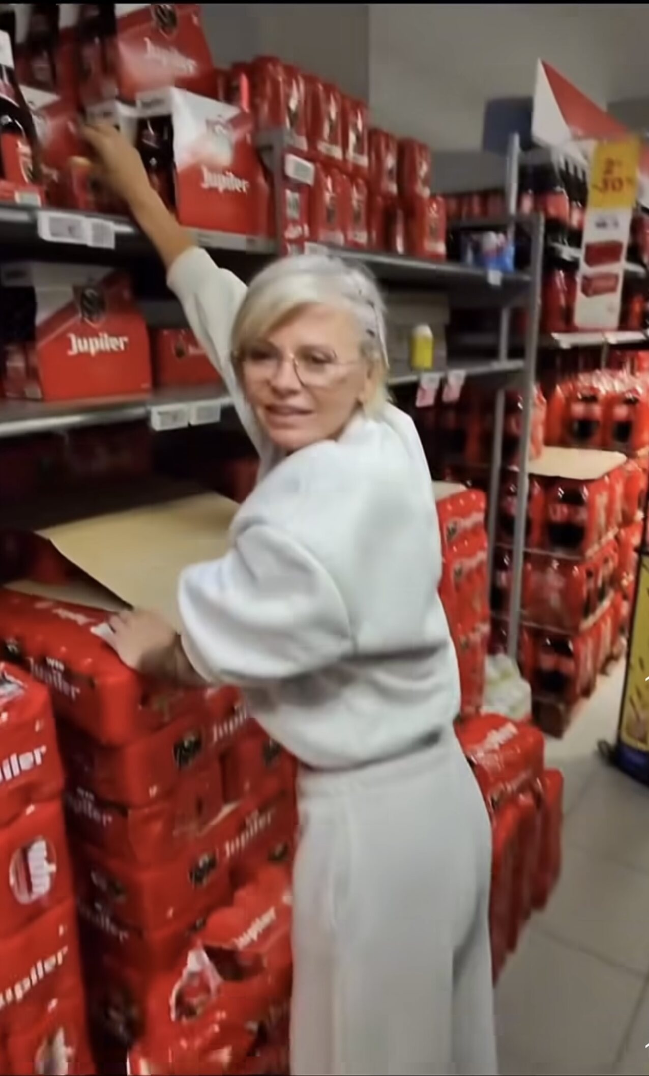 milf store mom