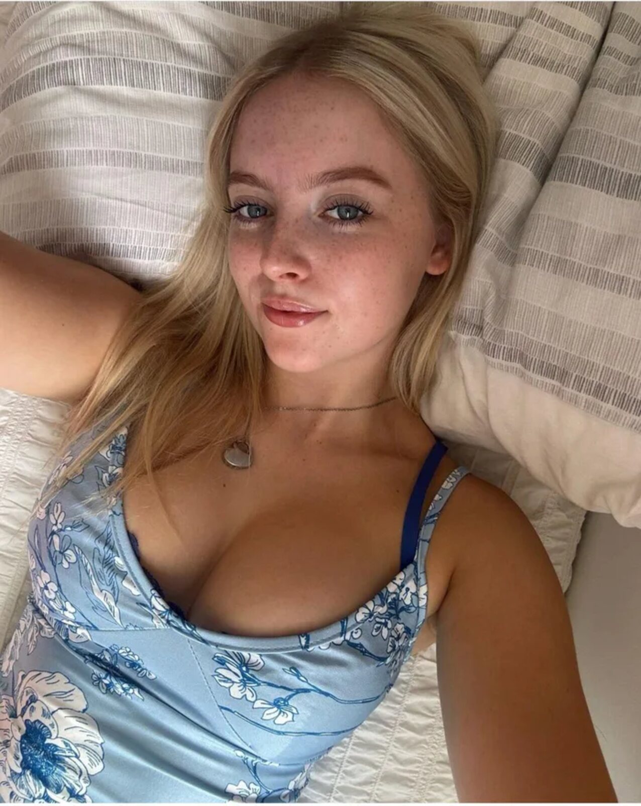 blonde amateur teen