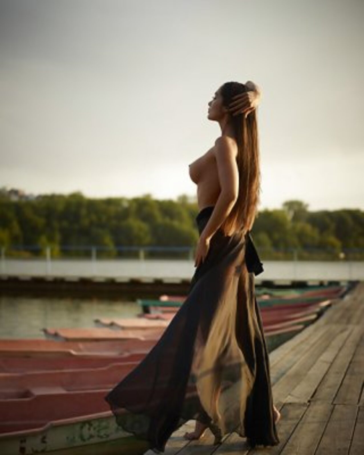 busty pretty sideboobs