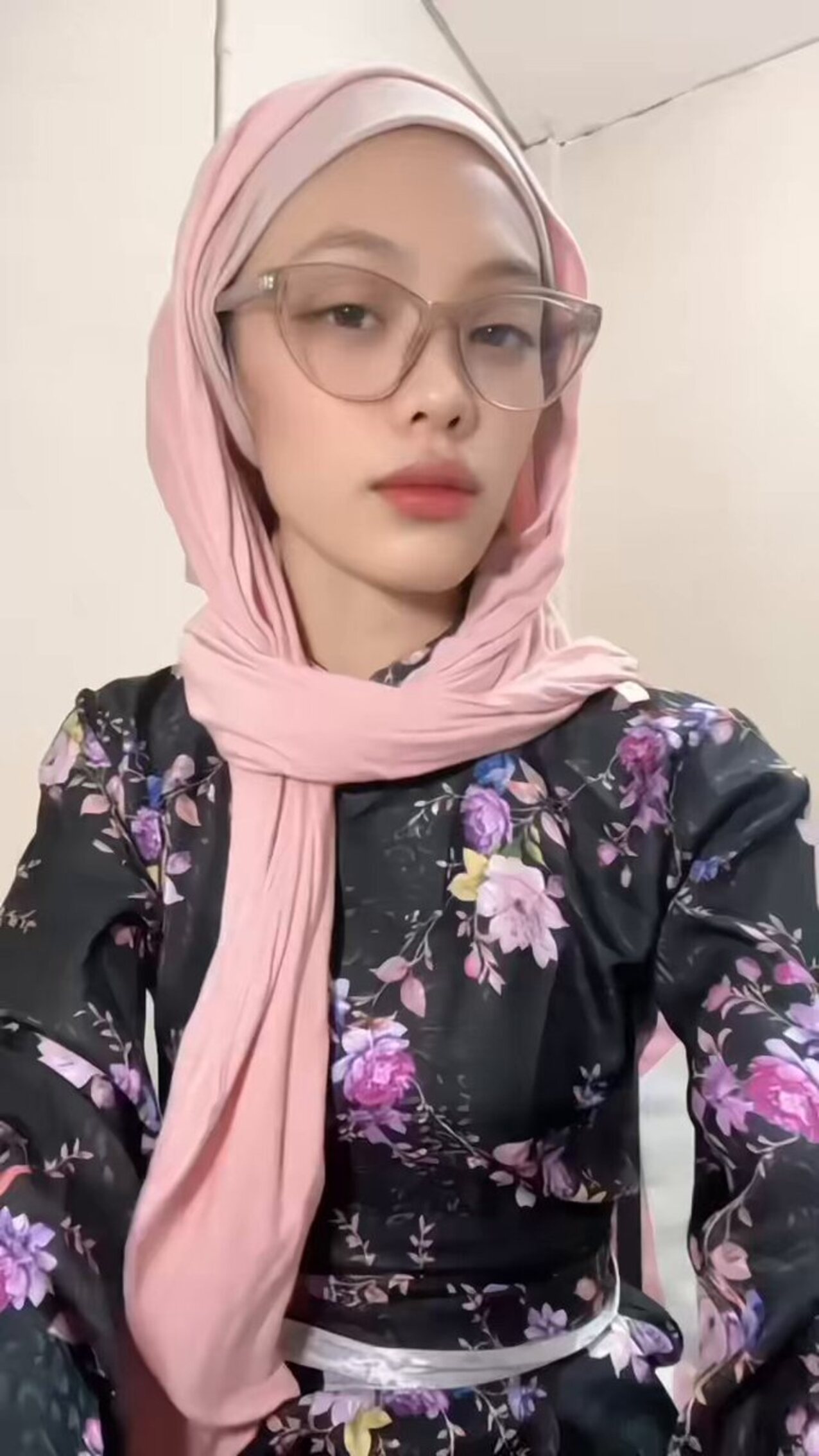 masturbate hijab dildo