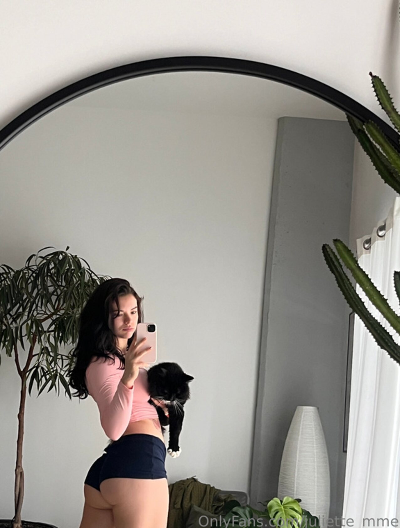 brunette fit fitness