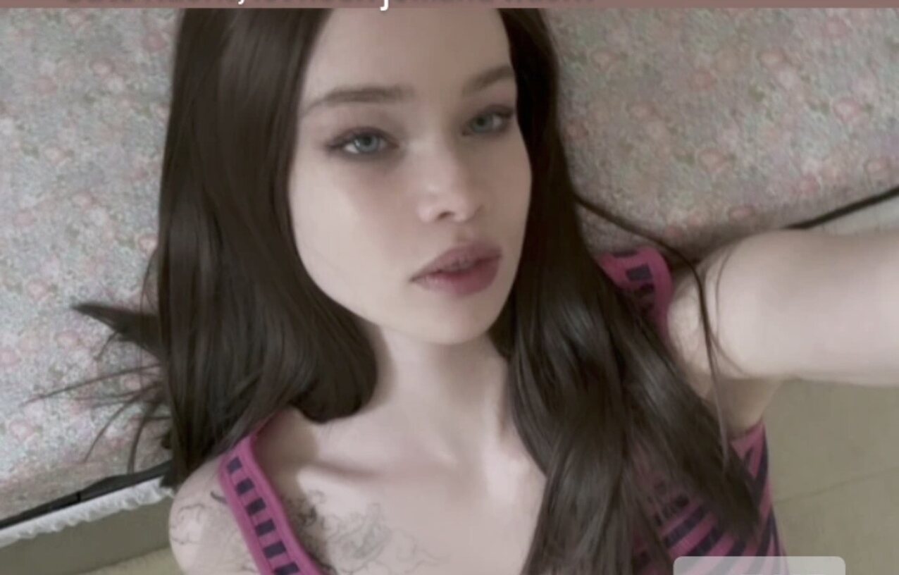 pale brunette teen