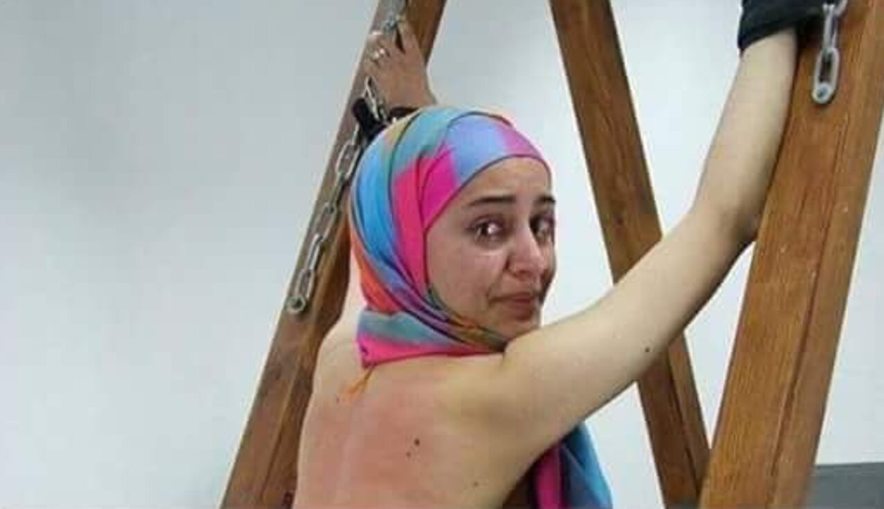 teen cry hijab