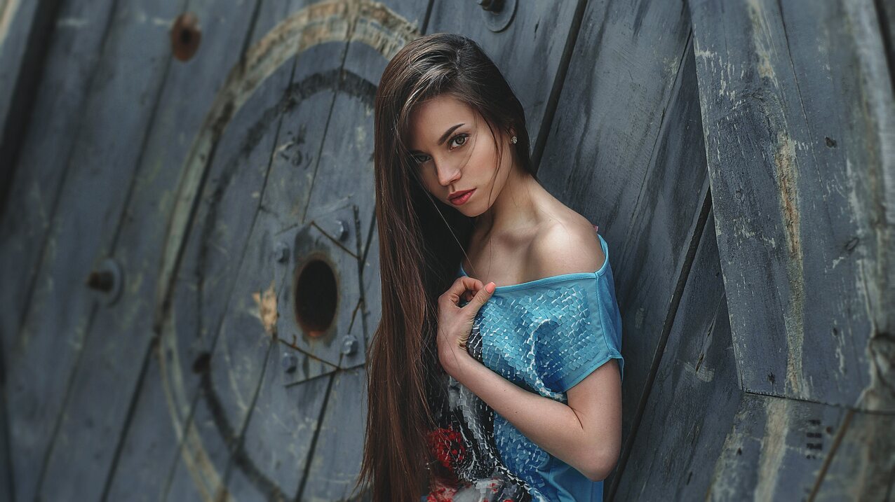 long hair brunette beauty