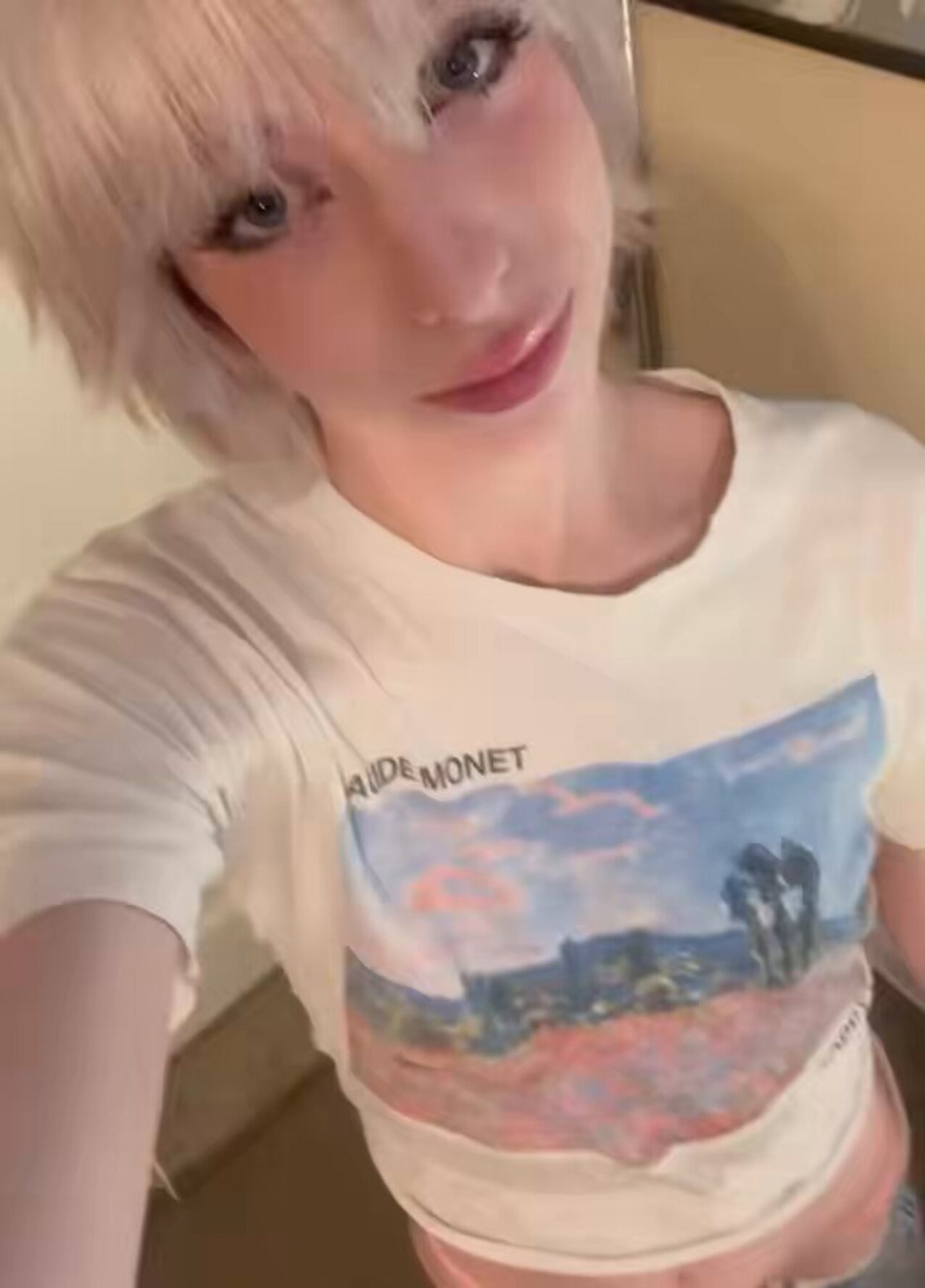femboy trans masturbating