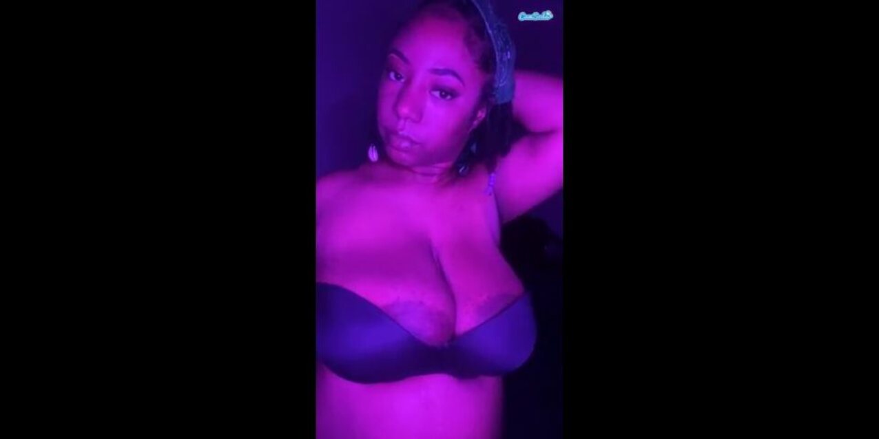busty amateur ebony webcam