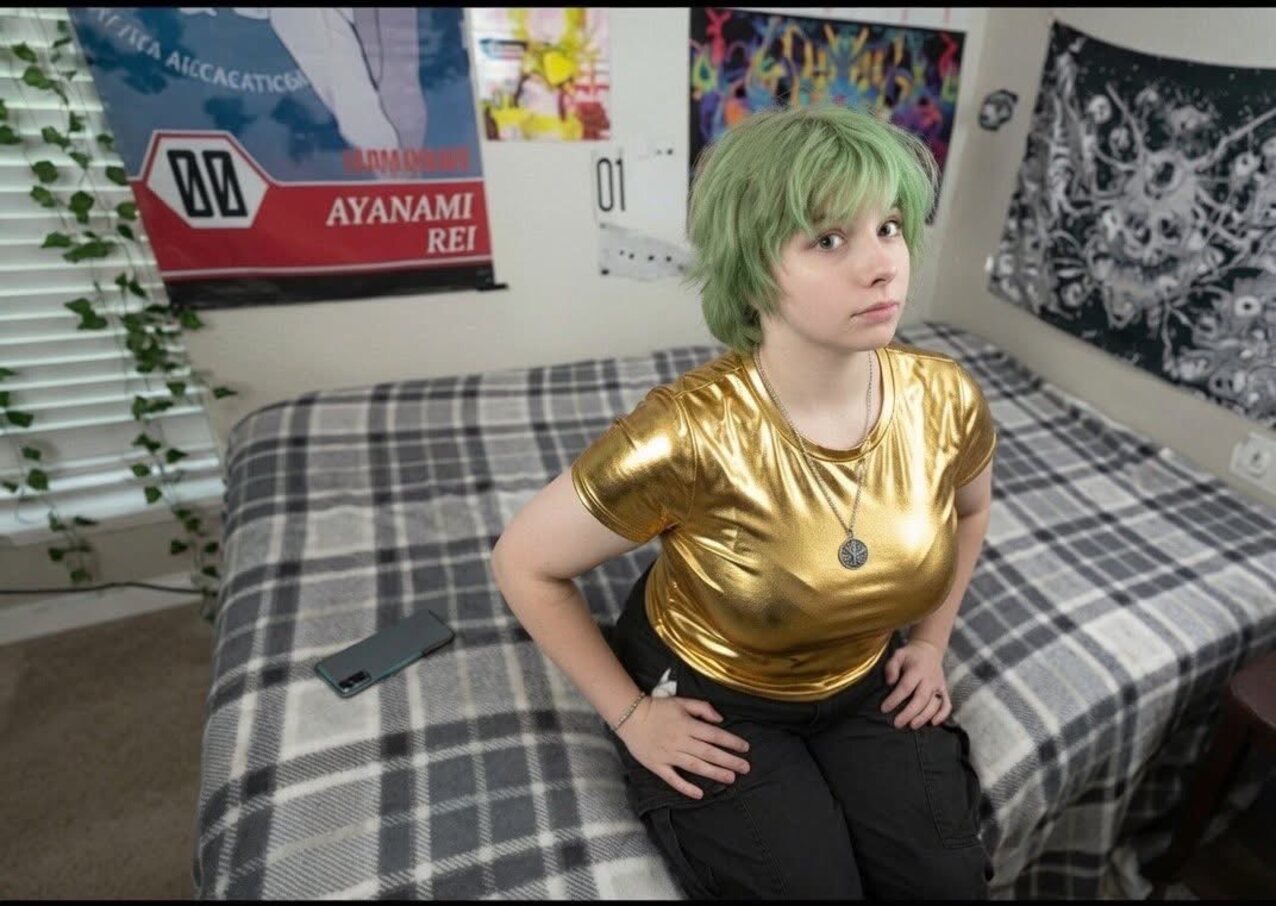colored hair pawg cute