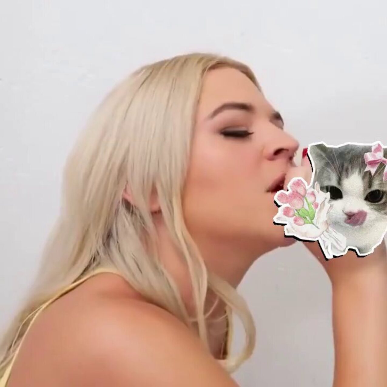 blowjob blonde sucking