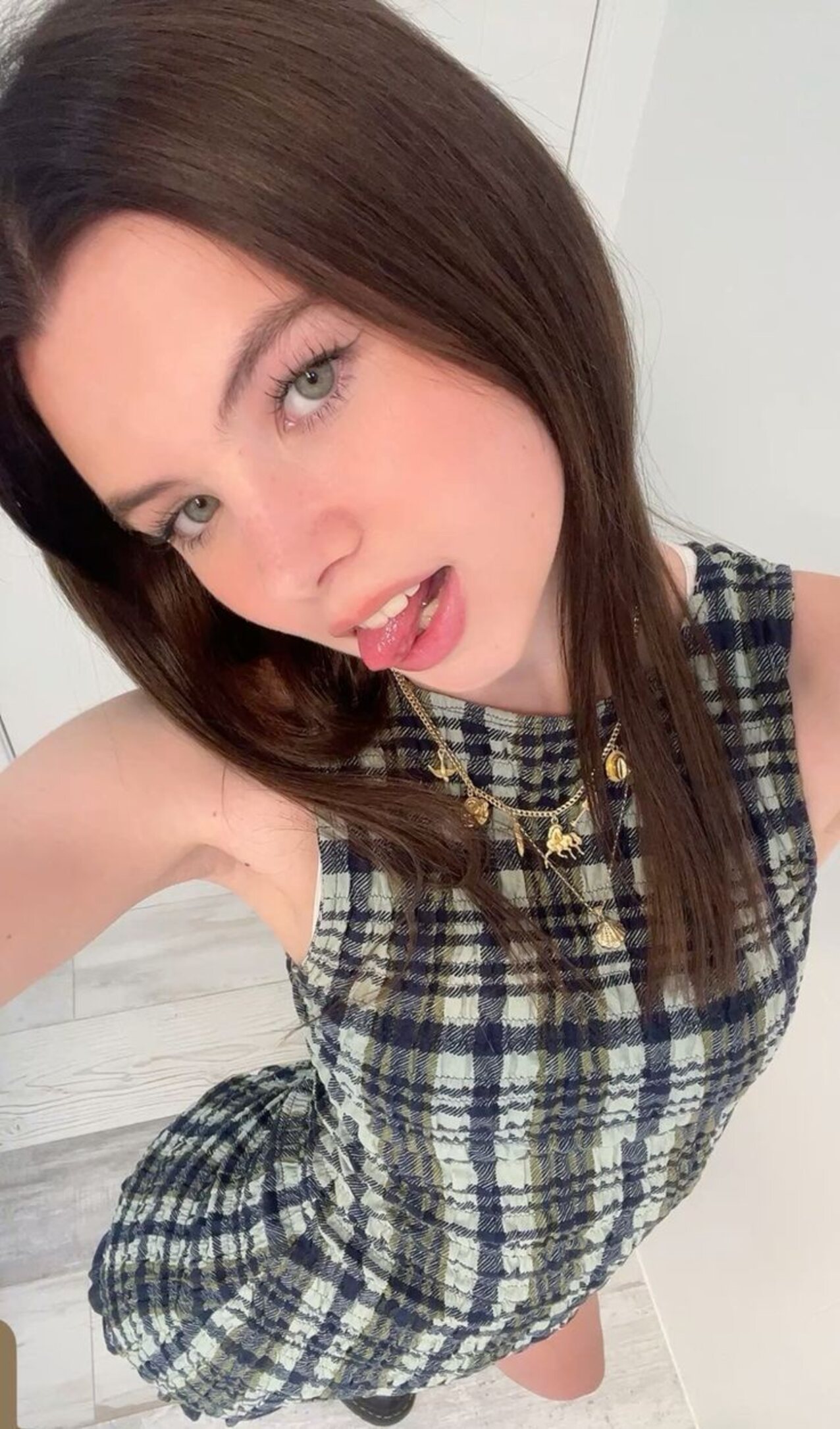 instagram twitter model