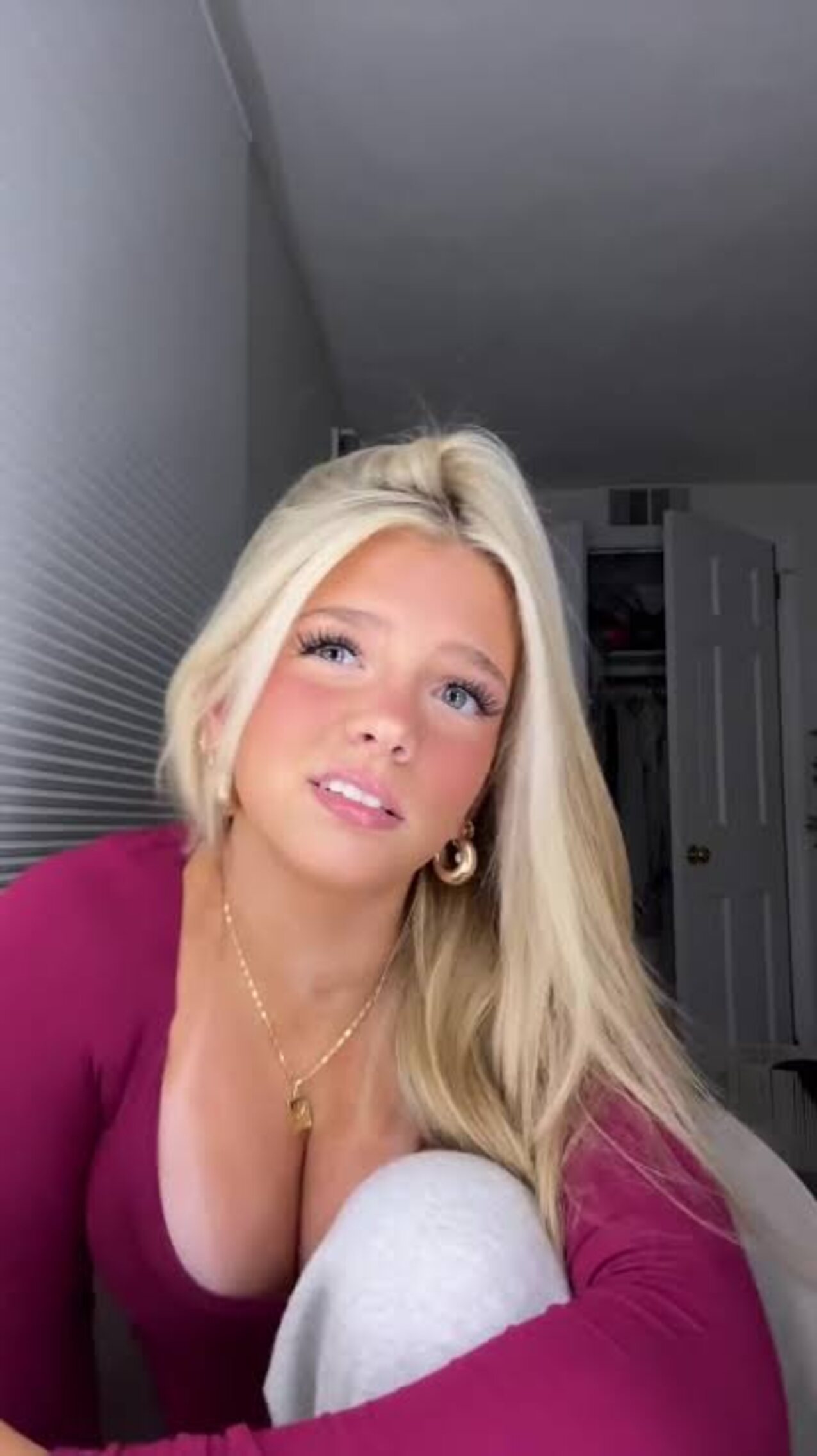 tiktok blonde teen