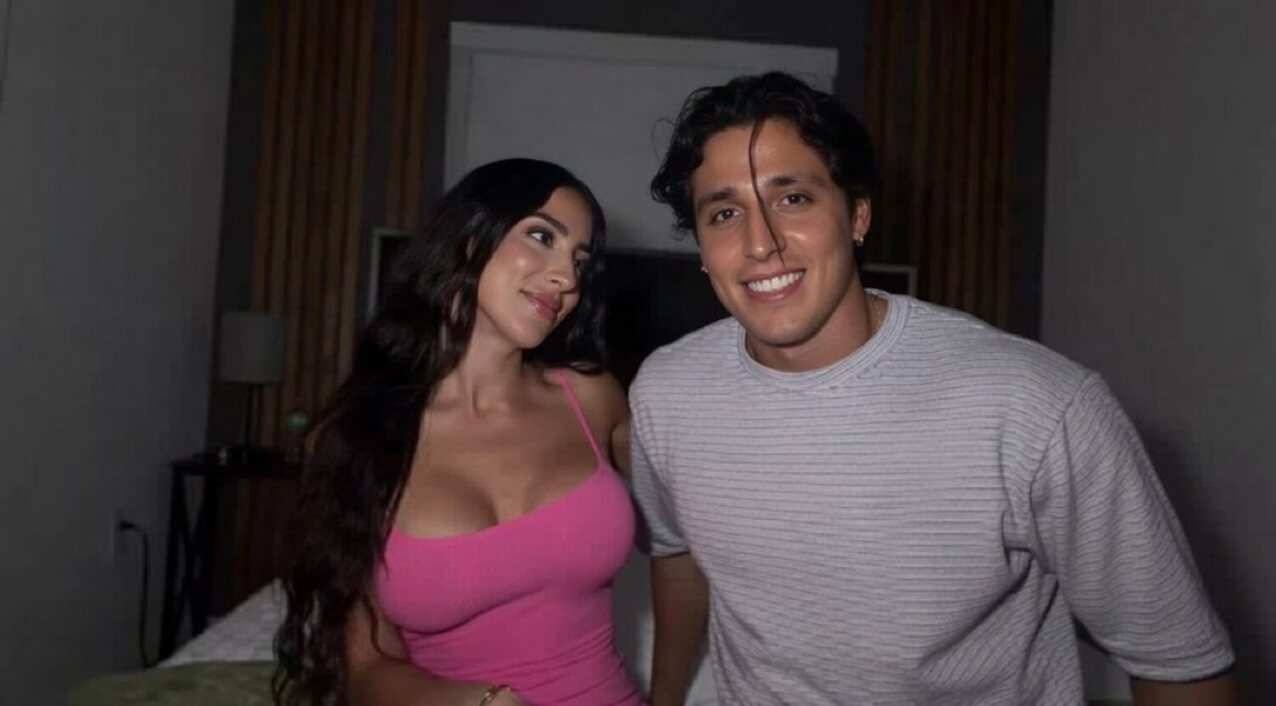 big tits gattouz0 pink skirt