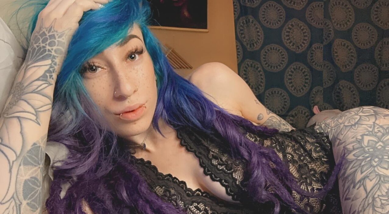camgirl tatoo sexy