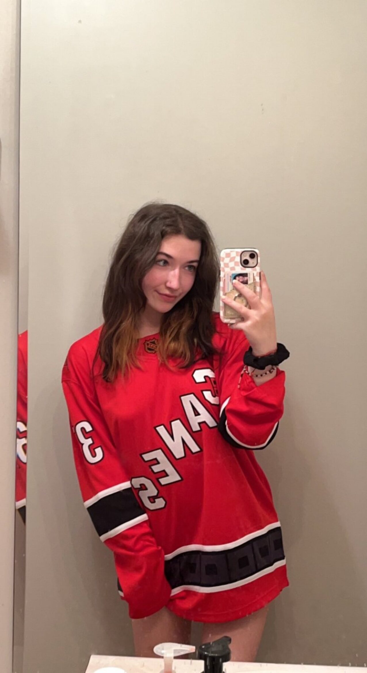 amateur selfie mirror