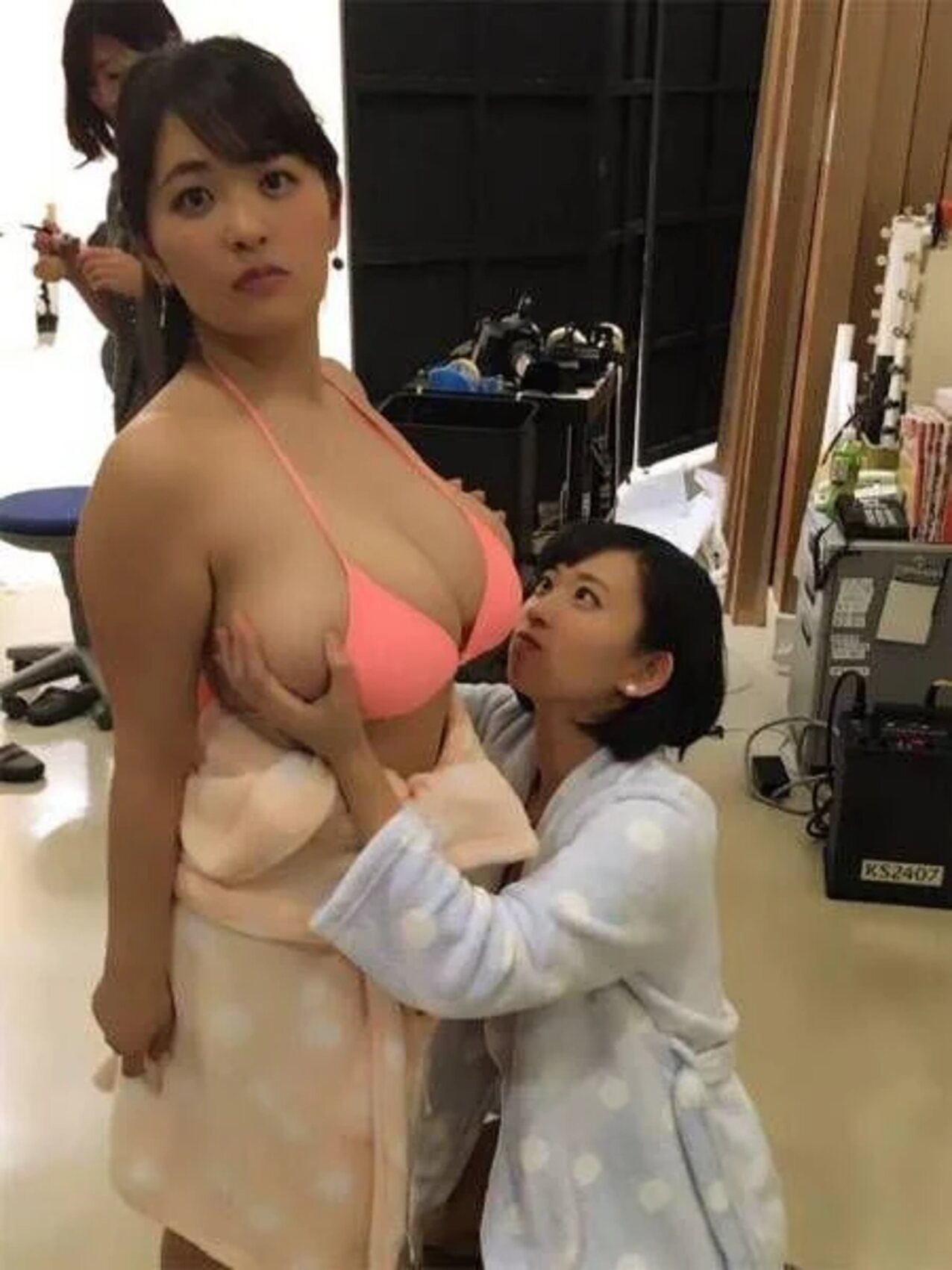 busty big boobs thick