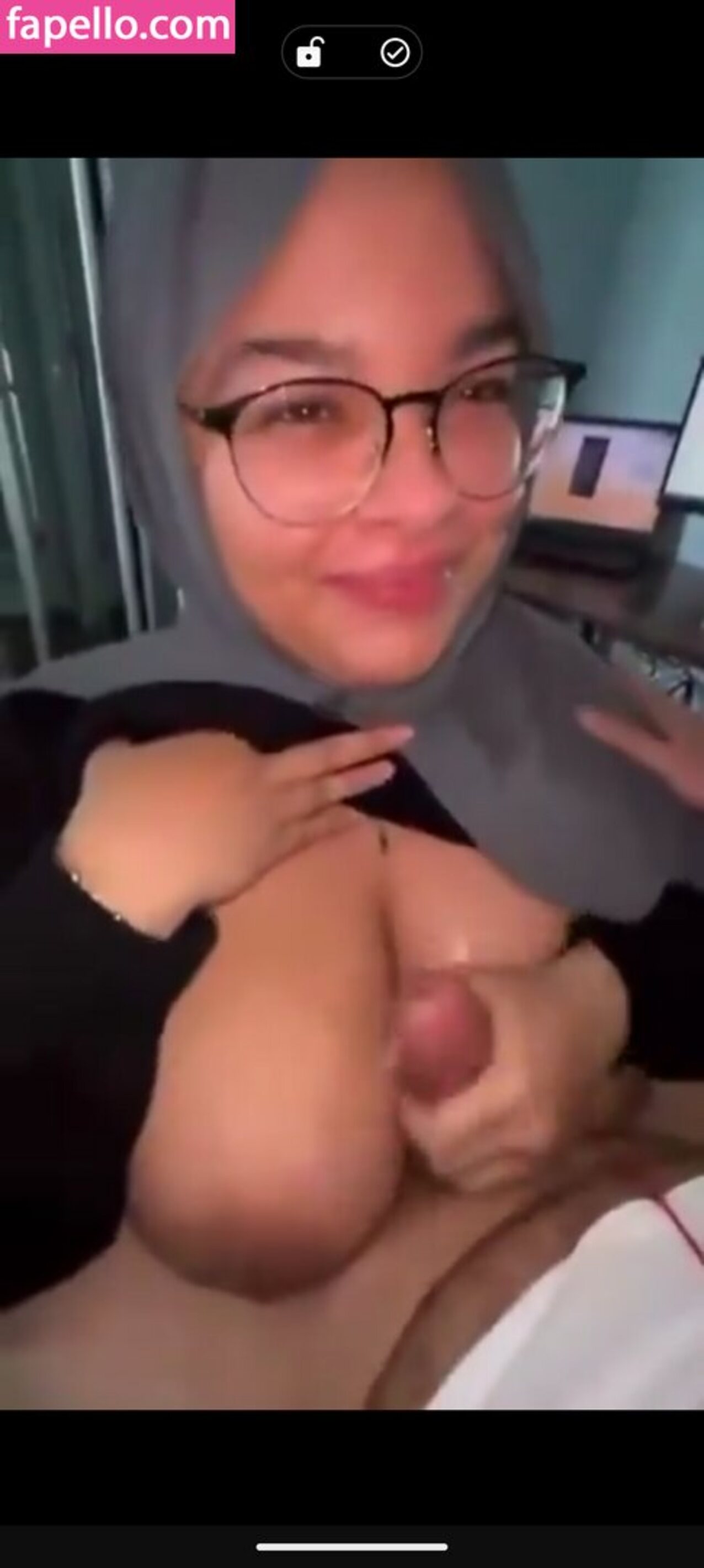 amateur glasses big tits