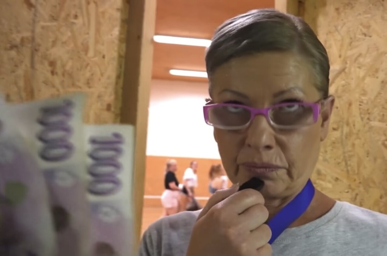 glasses gym money