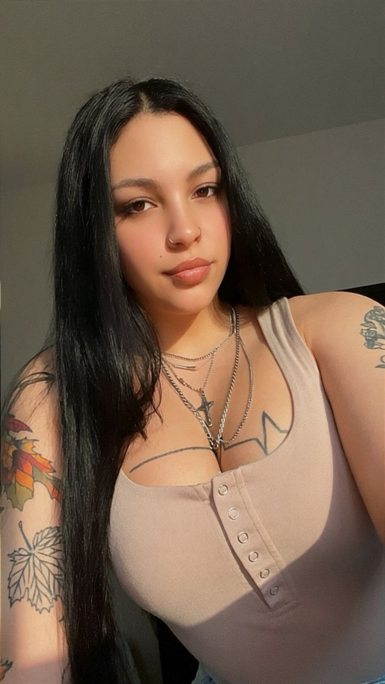 latina girl big boobs beautiful girl