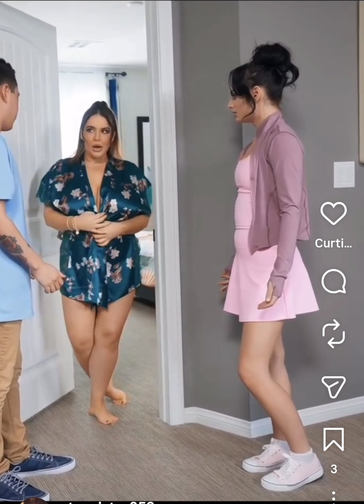 mom daughter threesome