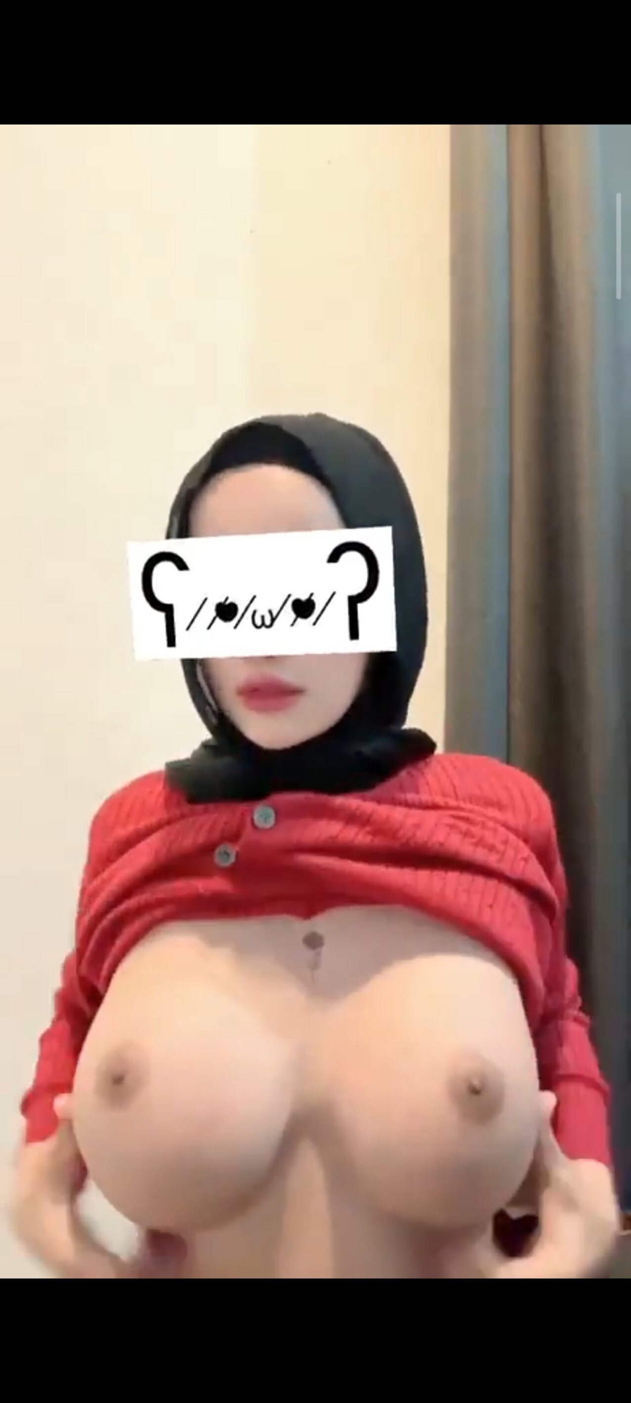 big tits hijabi red