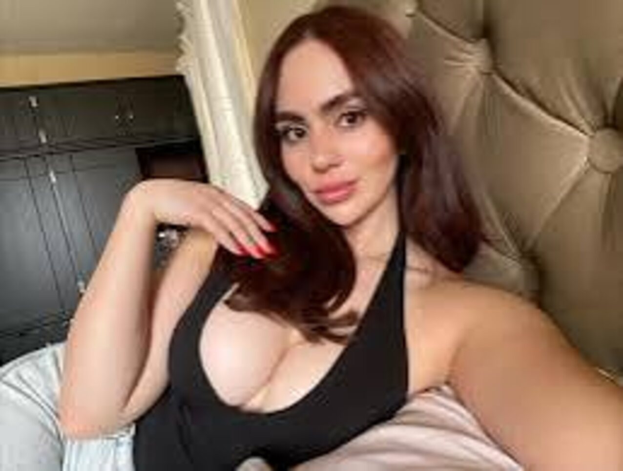 bimbo hot milf