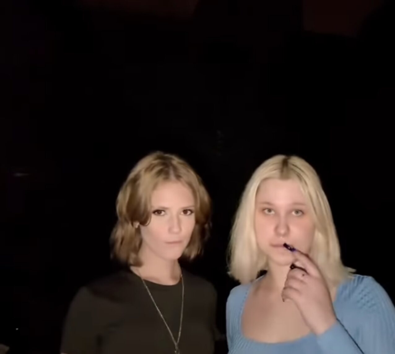 threesome brunette blonde