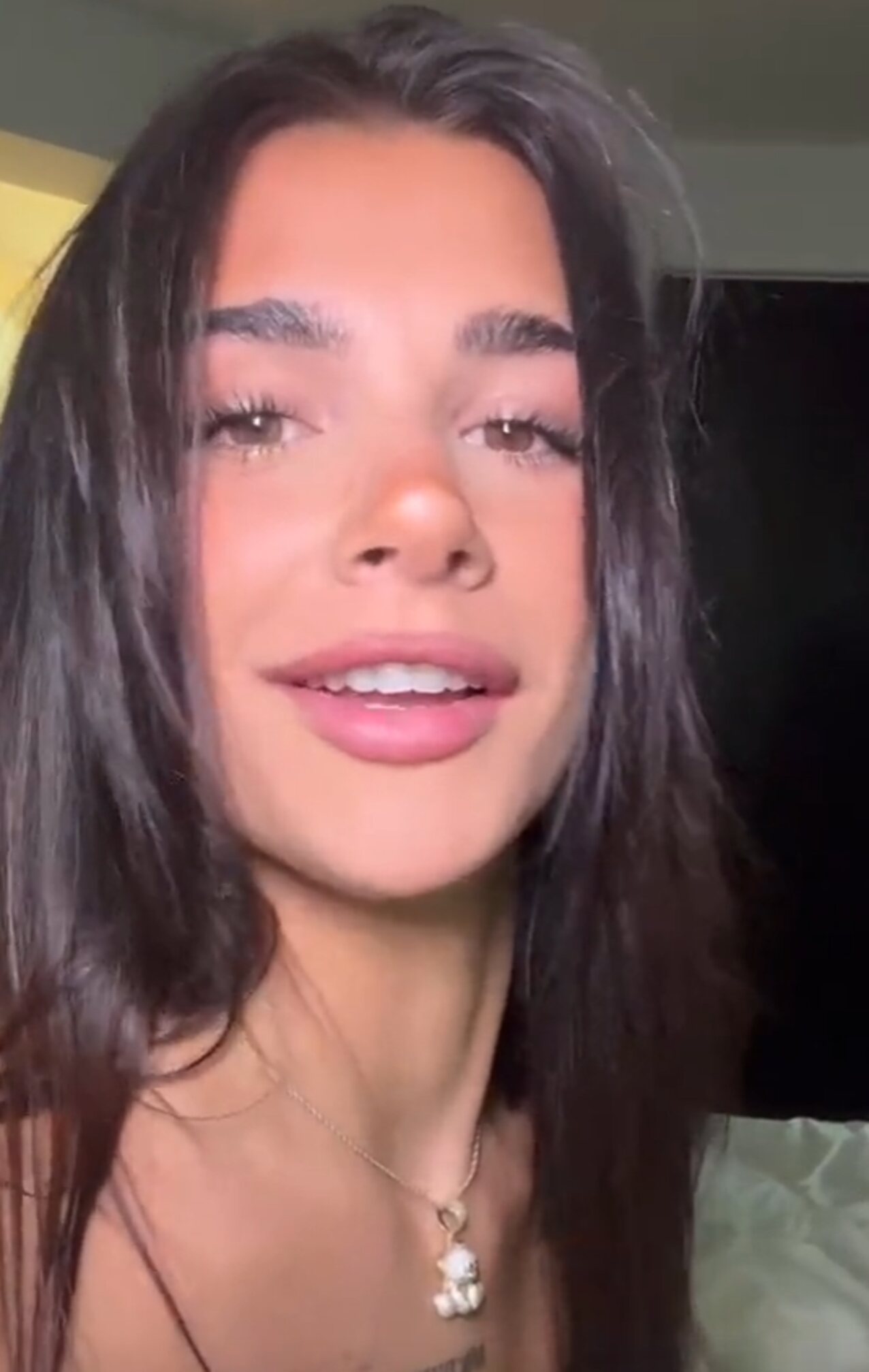 latina smile brunette