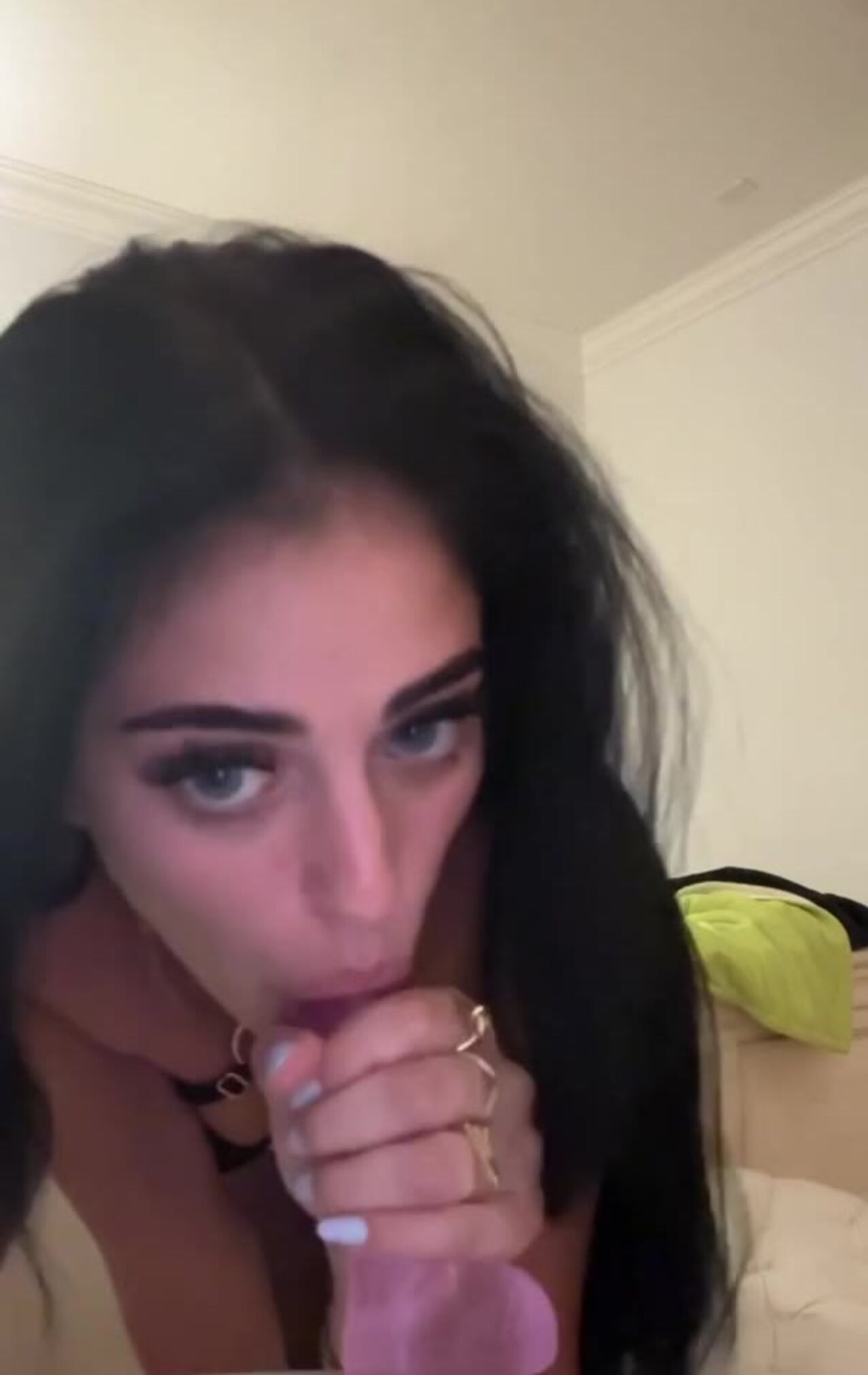 blowjob dildo brunette