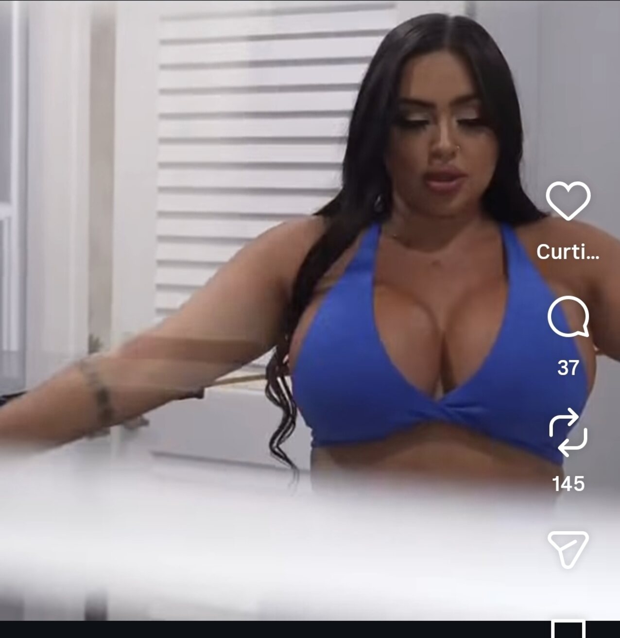 bigtits brunette gym