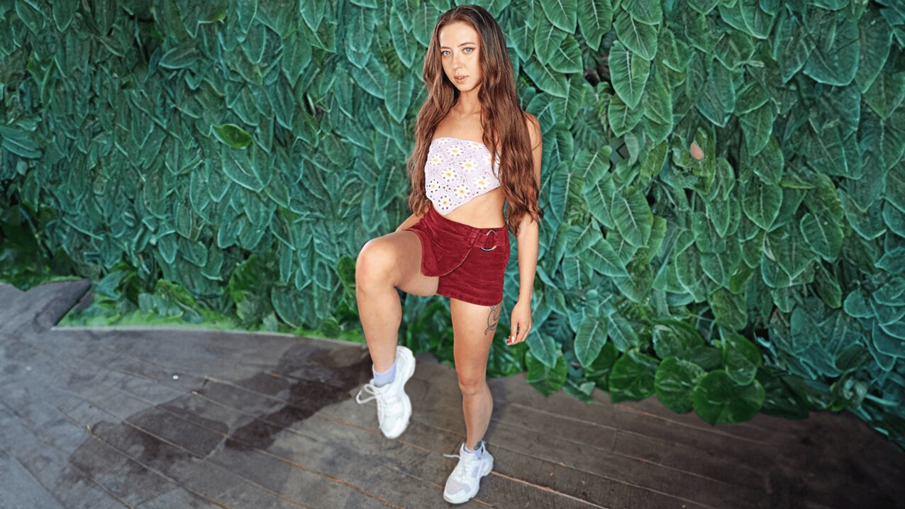 camgirl model petite