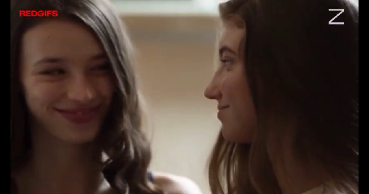 locker threesome shemale