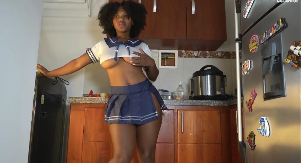 ebony camgirl busty