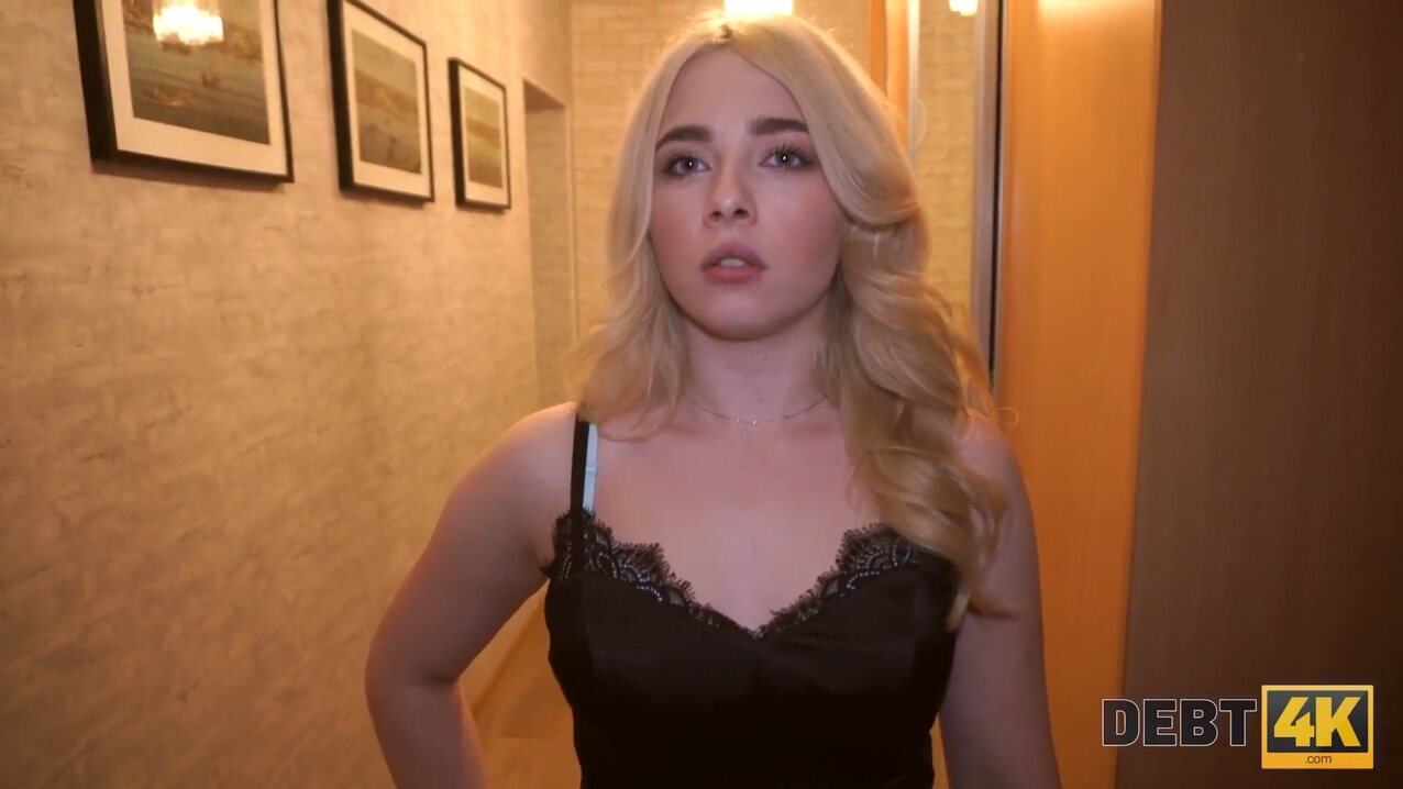 deb4k blonde snow