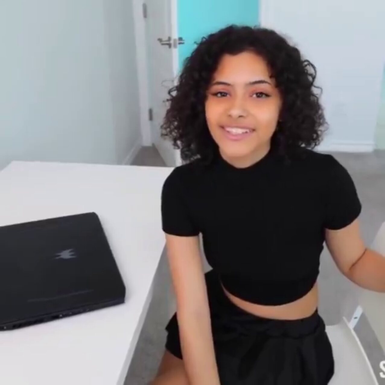 amatur black curly hair teen