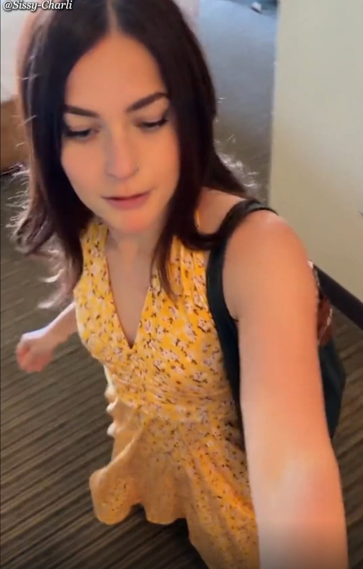 yellow dress hotel blowjob