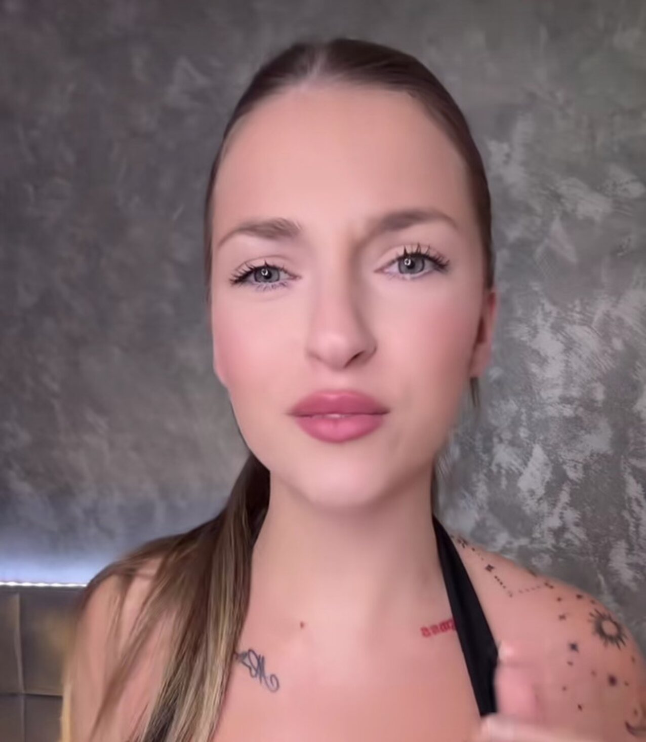 medium boobs amateur camgirl