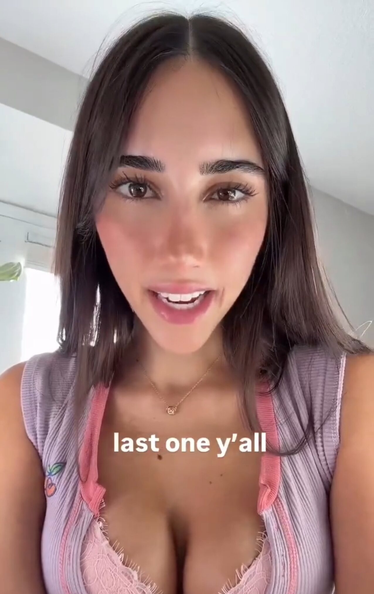 teen cleavage tits