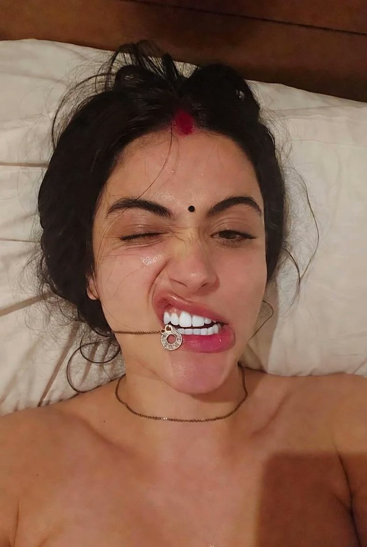 indian model selfie