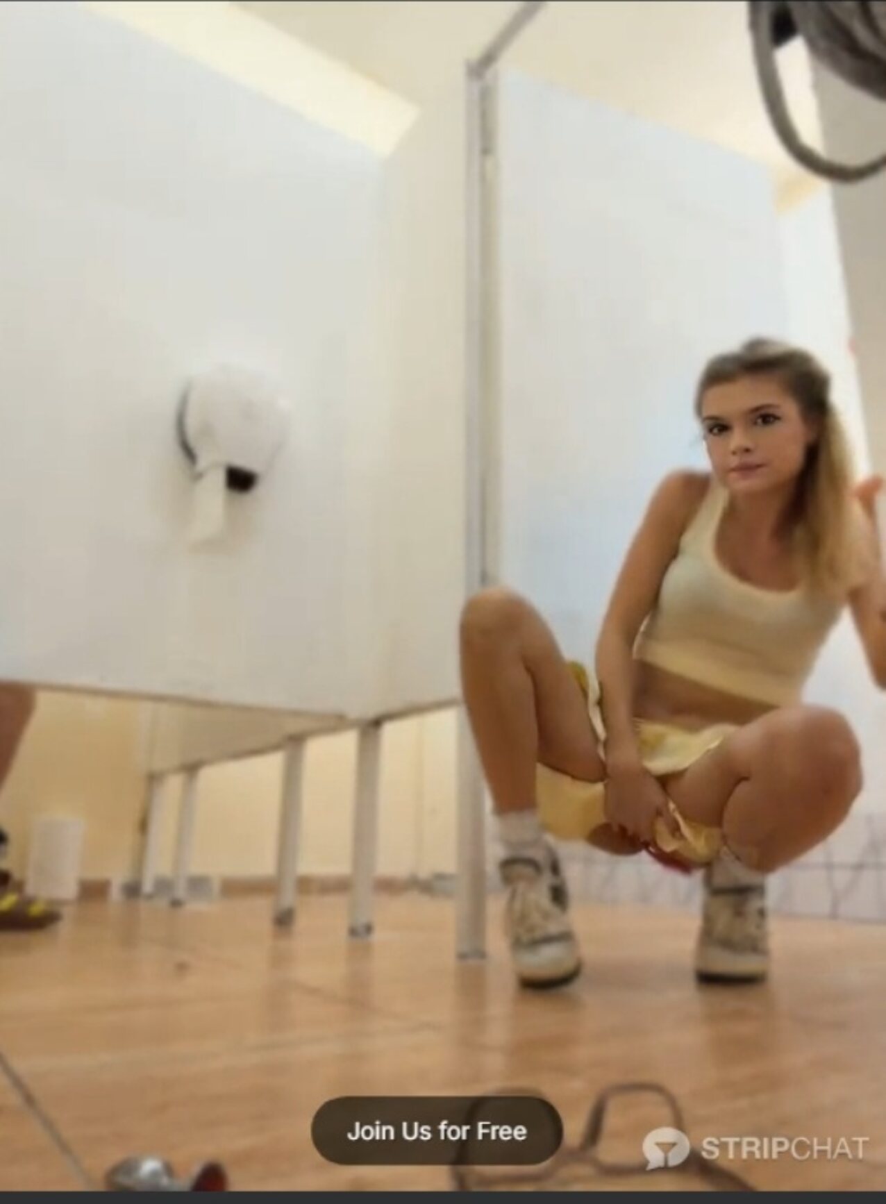 camgirl blonde stripchat