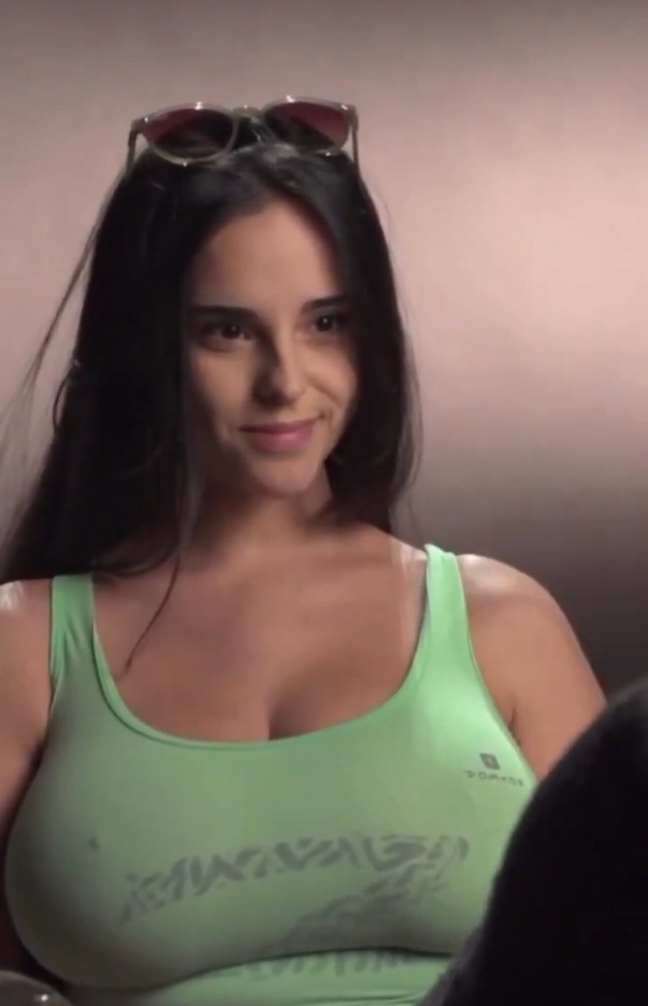 dark hair big tits chubby